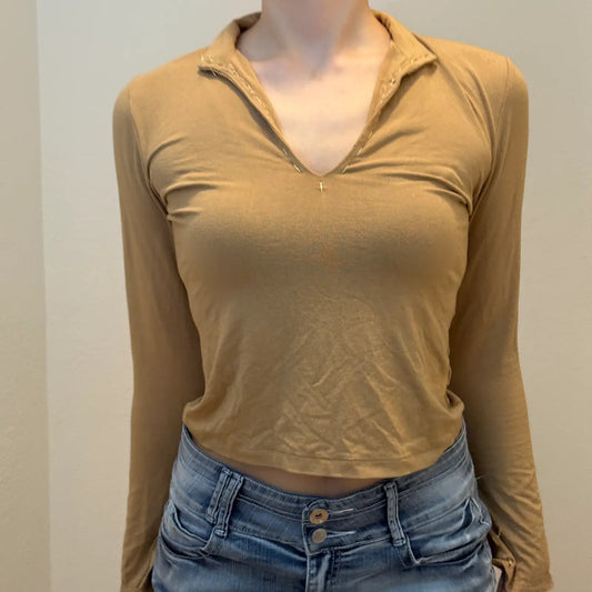 Y2K Camel Long Sleeve Crop Top – Minimalist Vintage 2000s (S)