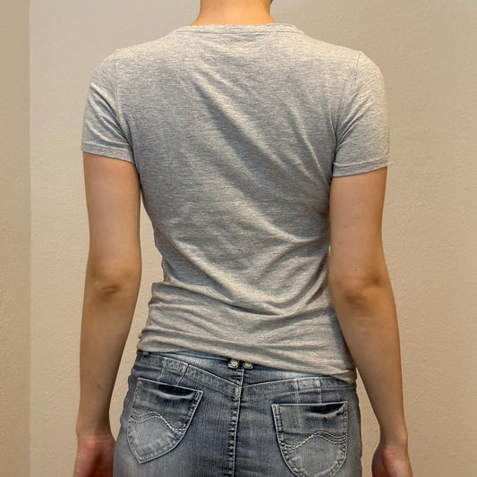 Guess Lovers Logo Tee – Vintage Y2K Grey Fitted T-Shirt (S)