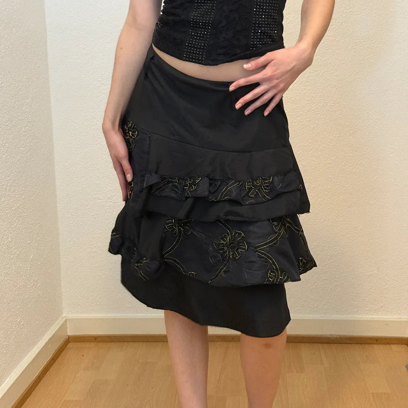 Vintage Black Ruffle Skirt with Floral Embroidery (S)