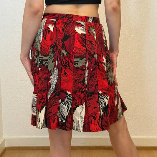 Vintage Red Abstract Pleated Skirt - Retro 2000s Look (S)