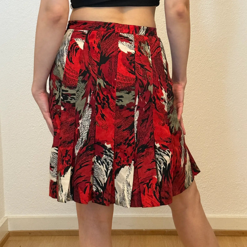 Vintage Red Abstract Pleated Skirt - Retro 2000s Look (S)