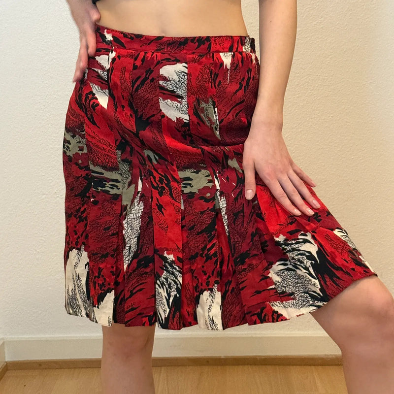 Vintage Red Abstract Pleated Skirt - Retro 2000s Look (S)