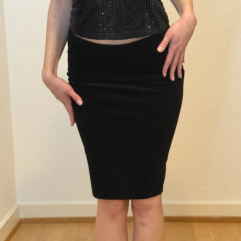 Vintage Black Velvet Ruffle Hem Skirt - Late 90s Look (S)