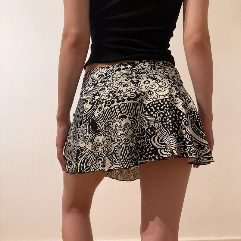 Y2K Black & White Psychedelic Print Wrap Mini Skirt – Tie Waist (S)