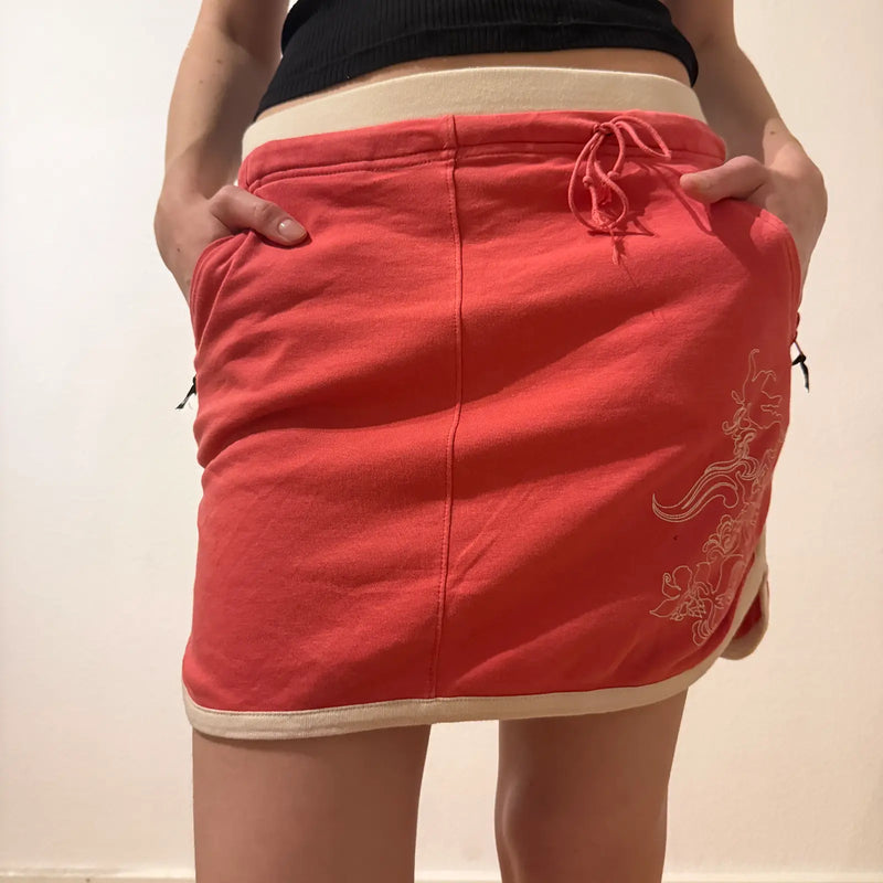 Jack Wolfskin Y2K Sporty Red Mini Skirt – Embroidered Detail, Drawstring Waist (S)