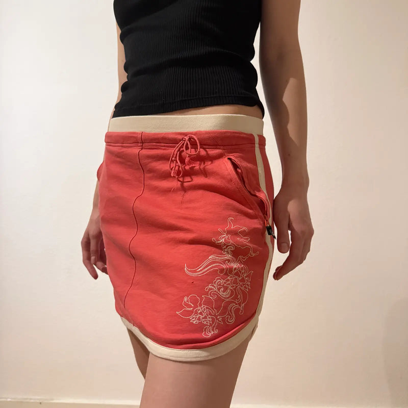 Jack Wolfskin Y2K Sporty Red Mini Skirt – Embroidered Detail, Drawstring Waist (S)