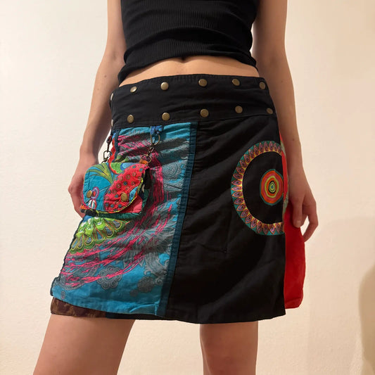 Retro Colorful Patchwork Boho Mini Skirt – Y2K Festival Vibes (S/M)