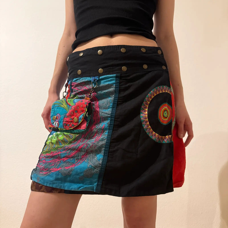 Retro Colorful Patchwork Boho Mini Skirt – Y2K Festival Vibes (S/M)