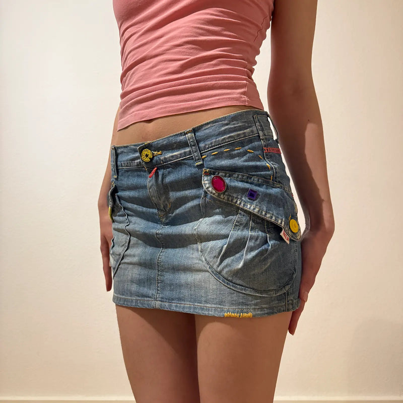 Low-Rise Embellished Denim Mini Skirt – Iconic Y2K Statement Piece (S)