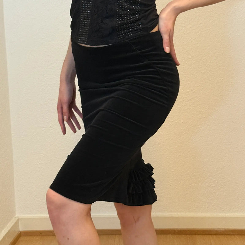 Vintage Black Velvet Ruffle Hem Skirt - Late 90s Look (S)