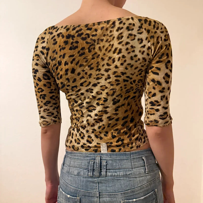 Y2K Leopard Print Fitted Scoop Neck Top – Vintage 2000s Animal Print (S)