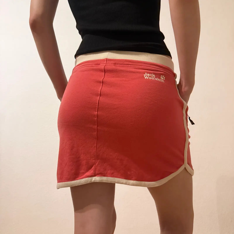 Jack Wolfskin Y2K Sporty Red Mini Skirt – Embroidered Detail, Drawstring Waist (S)