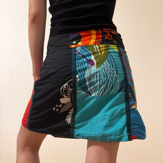 Retro Colorful Patchwork Boho Mini Skirt – Y2K Festival Vibes (S/M)