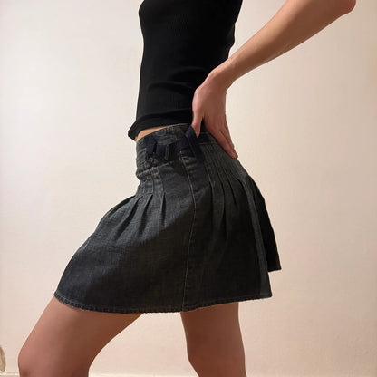 Y2K Low-Rise Vibes  - Dark Denim Pleated Mini Skirt (S)