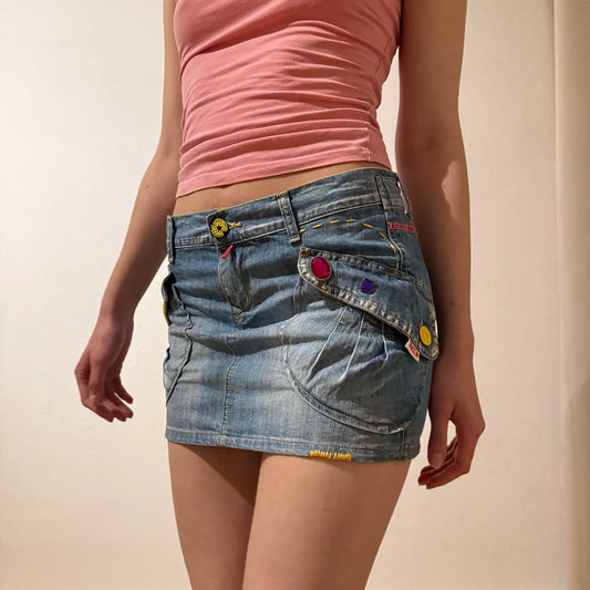 Low-Rise Embellished Denim Mini Skirt – Iconic Y2K Statement Piece (S)